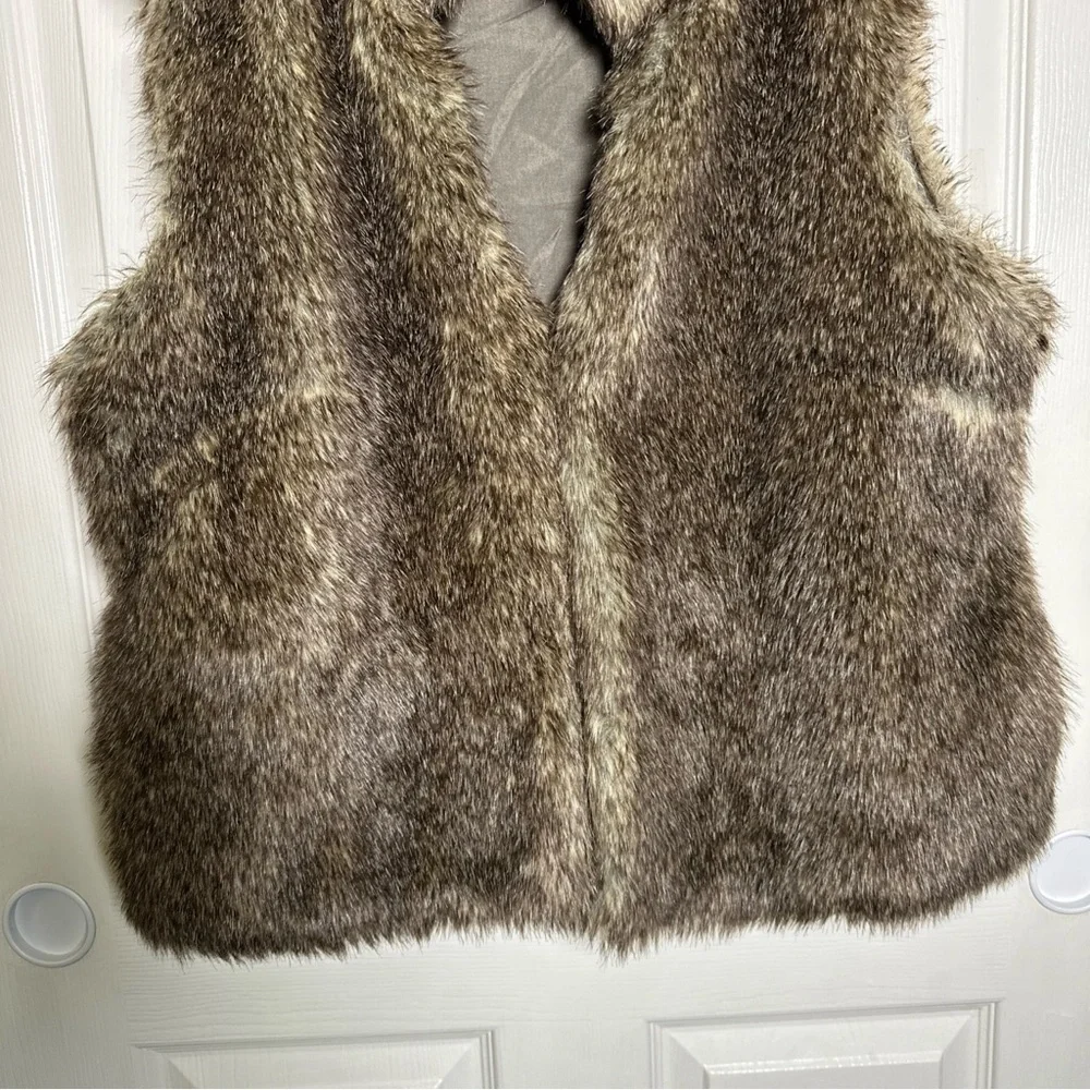 Michael Kors Faux Fur Vest Women’s X-Large Two Clasp Closure Brown Moto Mob Wife